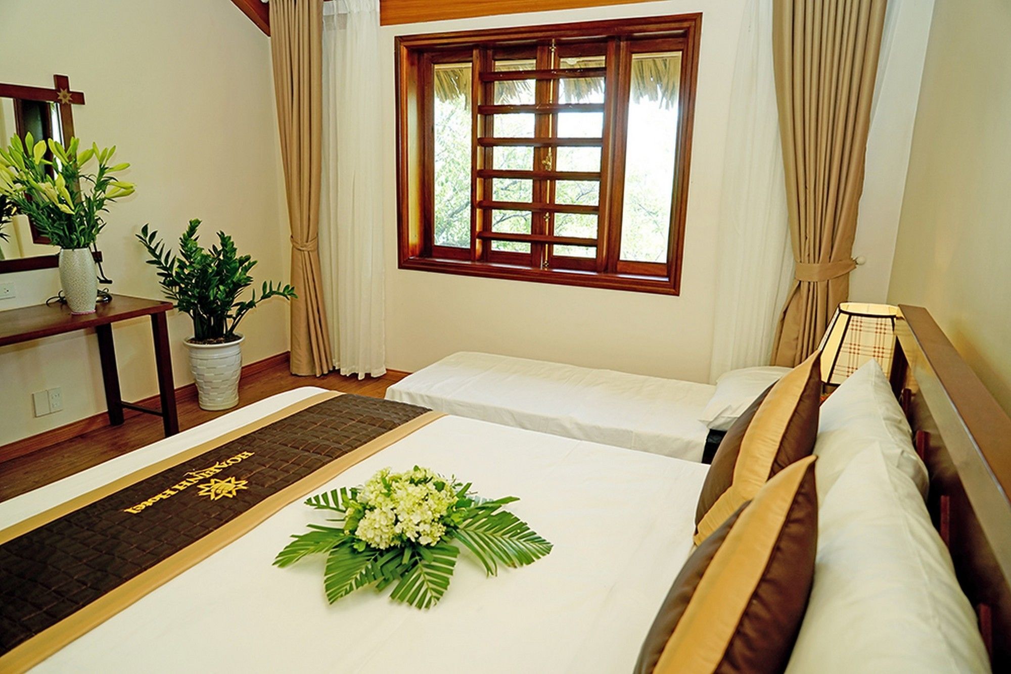 Hoa Binh Hotel Экстерьер фото